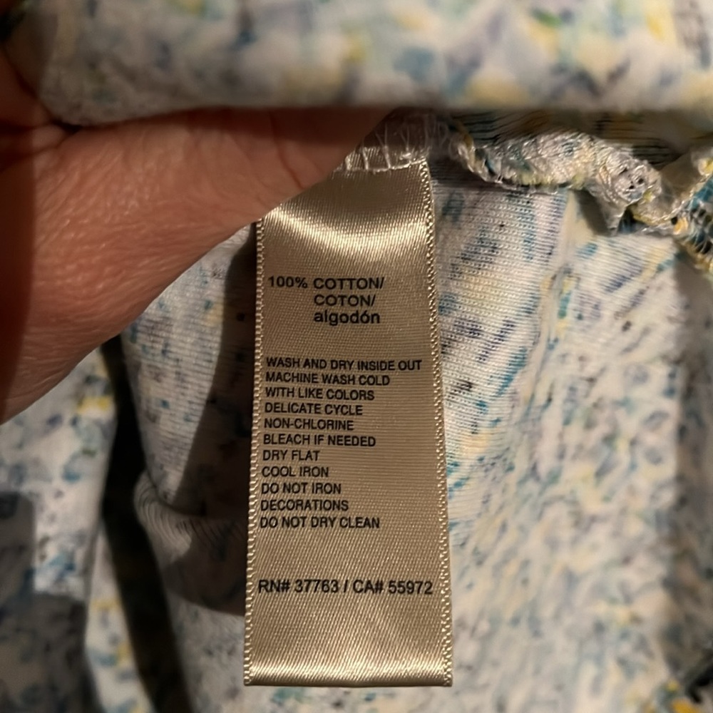 ❤️4/$25 Rafaella top - Picture 8 of 8